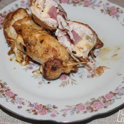 Рулеты с ветчиной, сыром и виноградом