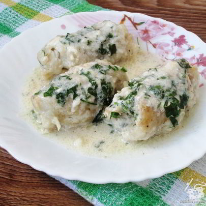 Рыбные рулетики в сметане