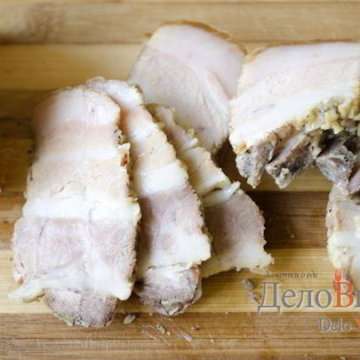 Сало с чесноком на водяной бане в банке