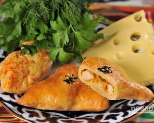 Самса с курицей и сыром