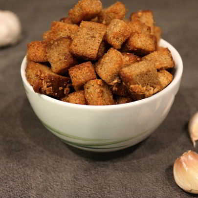 Сухарики с чесноком