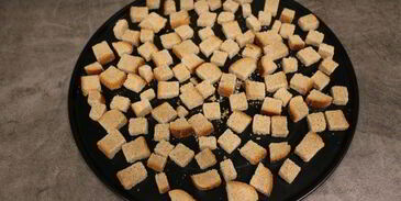 сухарики с чесноком