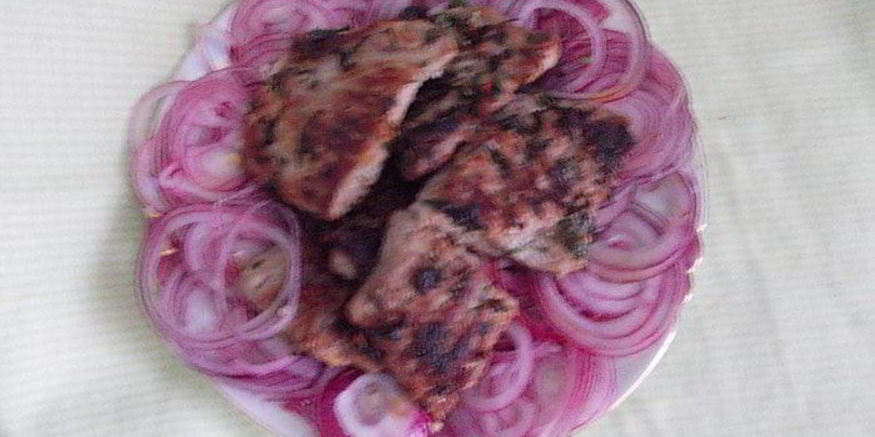 Рецепт свинины с красным маринованным луком