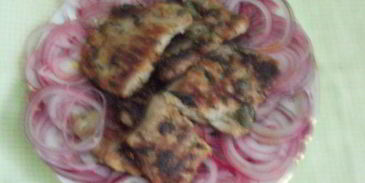 свинина с красным маринованным луком