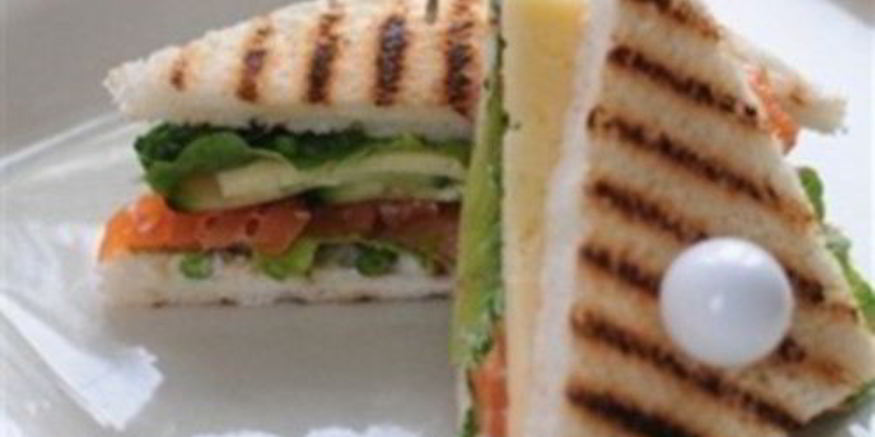 Рецепт клаба сэндвич с сыром, овощами и рыбой