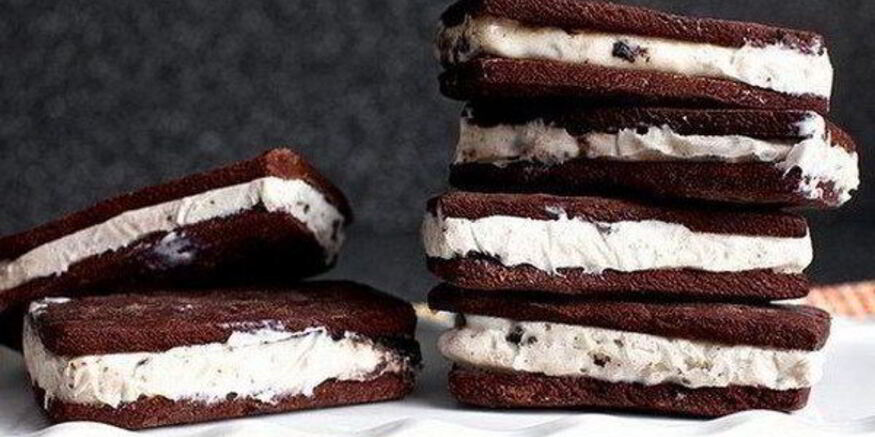 Рецепт шоколадного сэндвича с мороженым