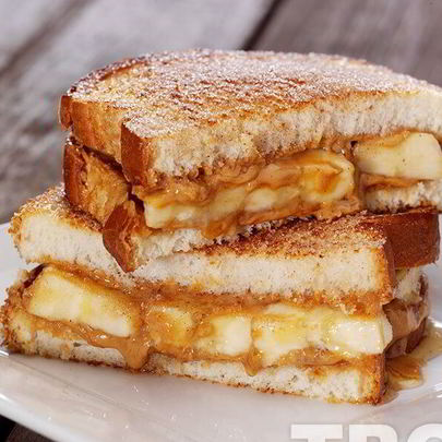 Сладкий сэндвич с шоколадом и грушей