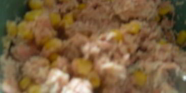 сэндвич-гриль с тунцом, кукурузой и сладким перцем