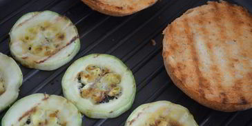 сэндвич с брынзой и овощами