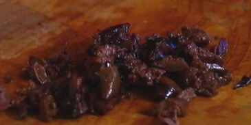 сэндвич с индейкой, изюмом и оливками