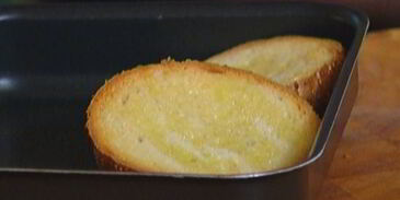 сэндвич с индейкой, изюмом и оливками