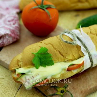 Сэндвич с колбасой