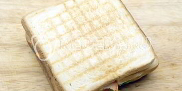 сэндвич с копченой курицей