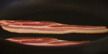 сэндвич с курицей карри, радиккио и базиликом