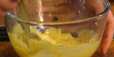 сэндвич с курицей карри, радиккио и базиликом