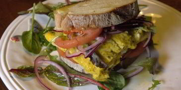 сэндвич с омлетом