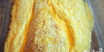 сэндвич с рыбой и соусом