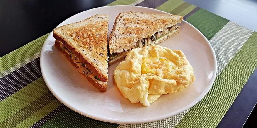 Рецепт сэндвича с тунцом и яичным облаком