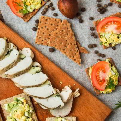 Сэндвич с яйцом и авокадо