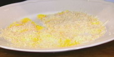 сэндвич с жареными помидорами, беконом и горчичным соусом