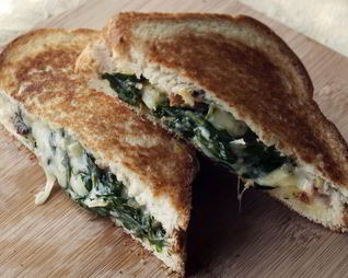 Сэндвич со шпинатом и артишоком