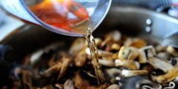 сэндвичи с говядиной, болгарским перцем и грибами