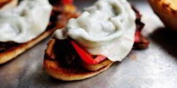 сэндвичи с говядиной, болгарским перцем и грибами