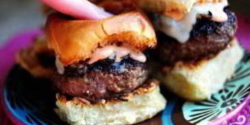 сэндвичи с говядиной, грибами и швейцарским сыром