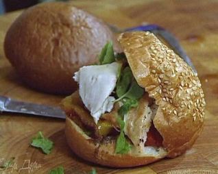Сэндвичи с курицей, помидорами и перцем