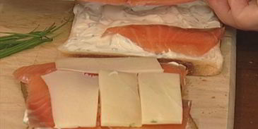 сэндвичи с семгой и сливочным сыром