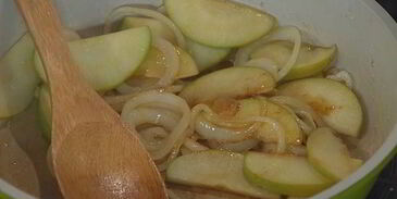 сэндвичи со свиными котлетками и яблоками