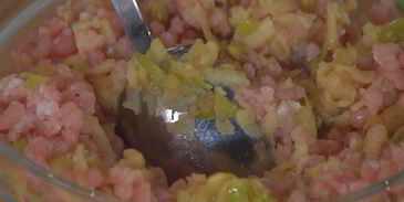 сэндвичи со свиными котлетками и яблоками