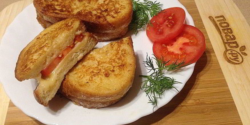 Рецепт теплого сэндвича с сыром и помидором
