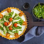 Рецепт Тарталетки со сливочным сыром с помидорами, цуккини и рукколой