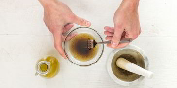 тарталетка со сливочным сыром с помидорами, цуккини и рукколой