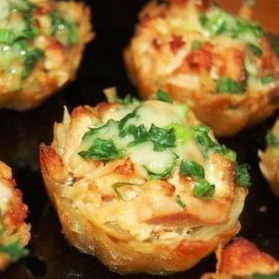 Тарталетки из картофеля под чесночным соусом