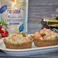 Рецепт Тарталеток из отрубей с салатом из семги