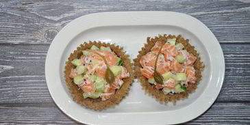 тарталетки из отрубей с салатом из семги