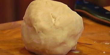 тарталетки с белым шоколадом и клубникой