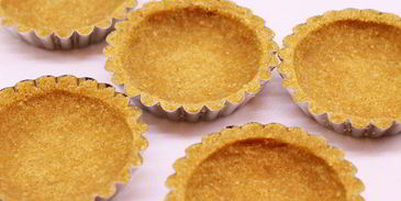 тарталетки с киви и клубникой