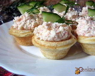Тарталетки с крабовым паштетом