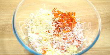 тарталетки с крабовым салатом