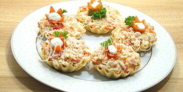 тарталетки с крабовым салатом