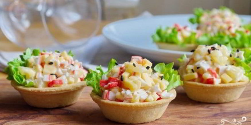Рецепт тарталеток с крабовыми палочками и ананасом