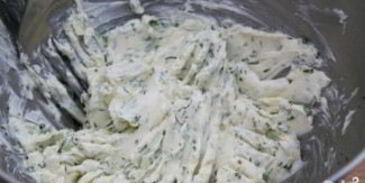 тарталетки с лососем и авокадо