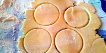 тарталетки с нежнейшим манговым кремом и взбитыми сливками