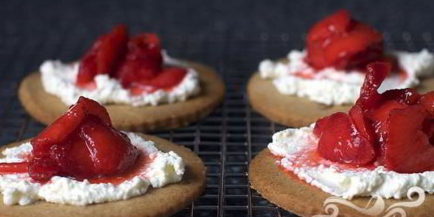 Рецепт тарталеток с рикоттой и клубникой