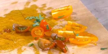 тарталетки с рикоттой и помидорами черри