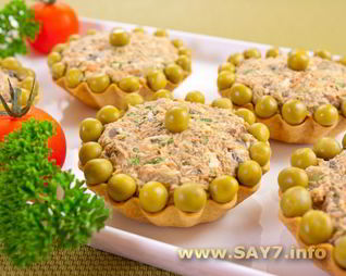 Тарталетки с салатом из куриной печени