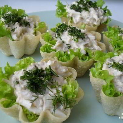 Тарталетки с тунцом и сыром